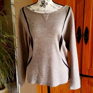 ARYNK sweater